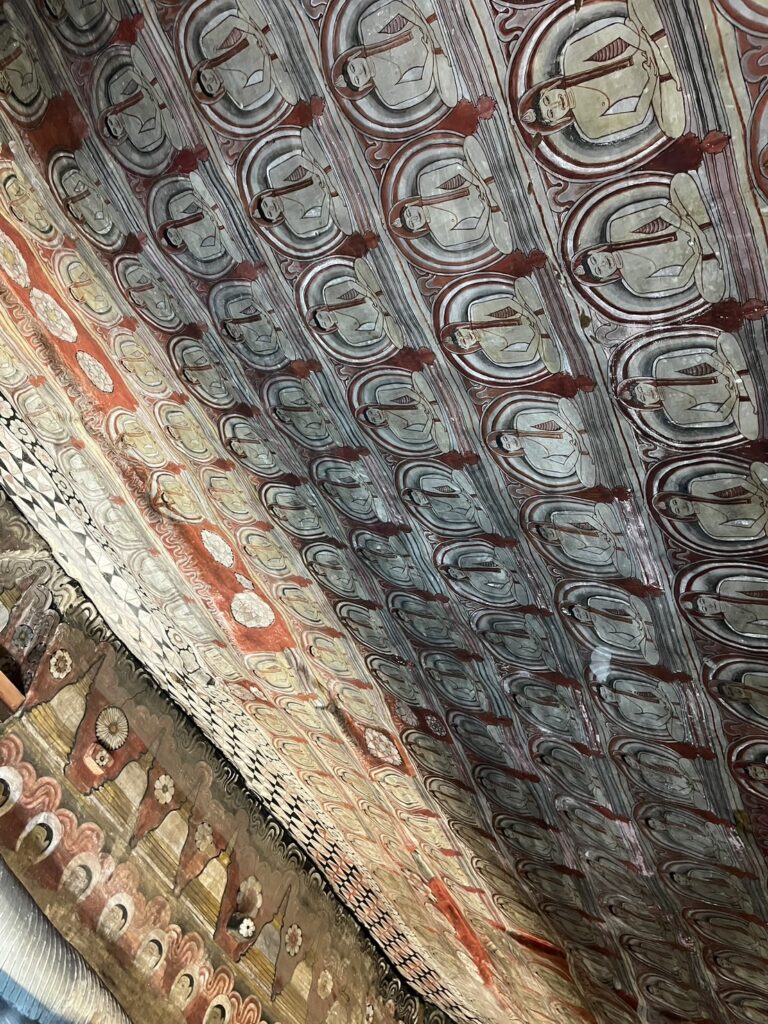 ダンブッラ石窟寺院